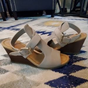 Dr. Scholl's wedges 7.5 like New!